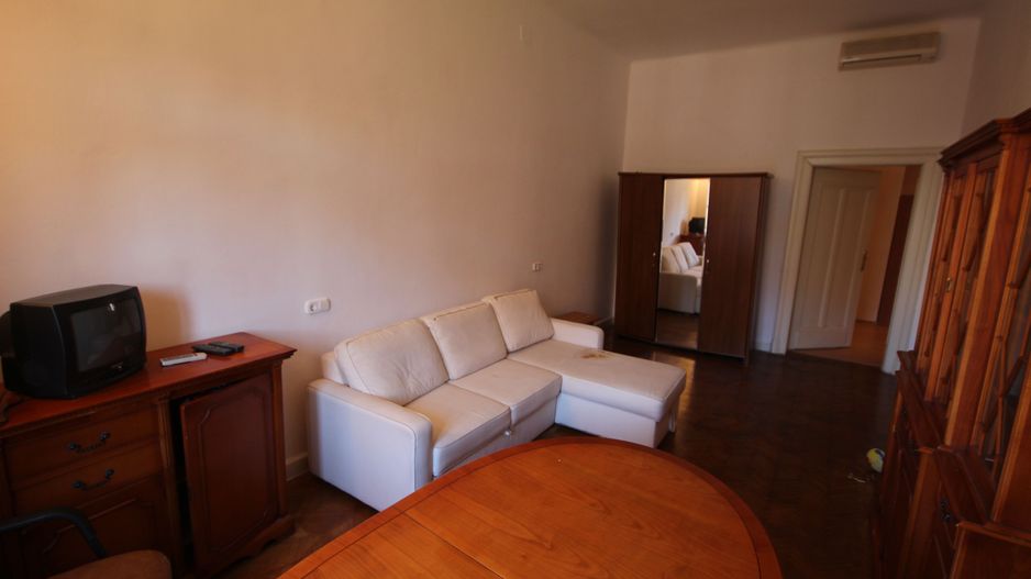 Apartament deosebit cu 3 camere în zona P-ta Victoriei - Poză 10