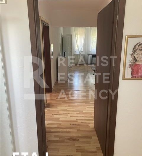 Vilă cu 7 camere de vânzare P+E+M in orasul Pantelimon - Poză 7