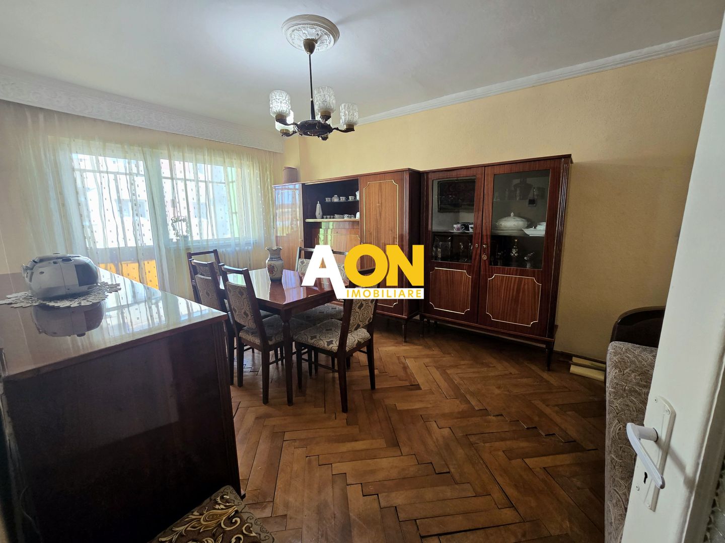 Apartament 3 Camere, 2 Bai, 2 Balcoane, Zona Cetate - Poză 7