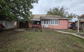 Ansamblu rezidențial cu 2 case în Scoposeni, comuna Gorban – teren 2400 mp, utilități complete - Poză 1