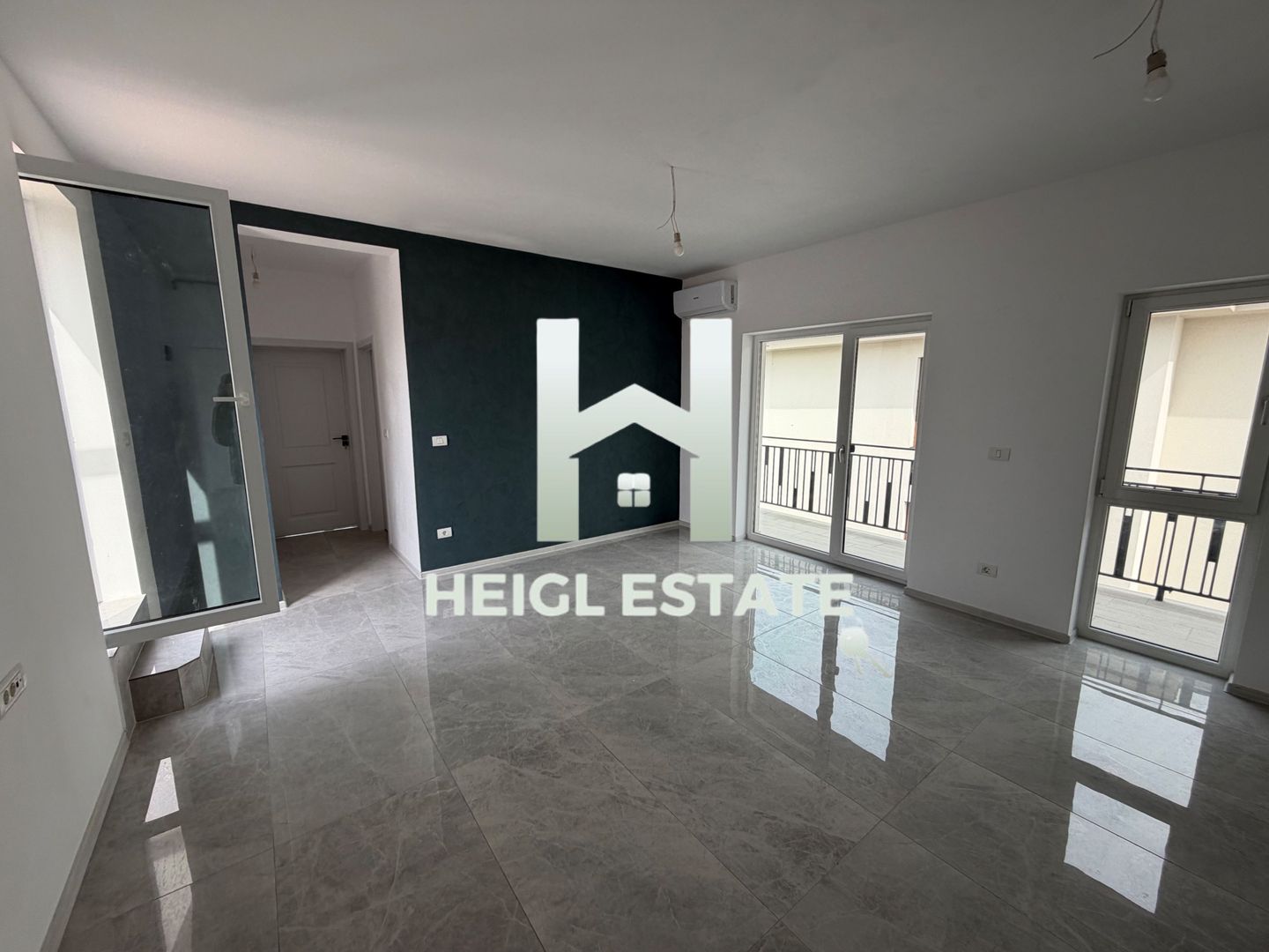 Apartament cu 2 camere si 45 mp terasa in zona Braytim - Poză 2