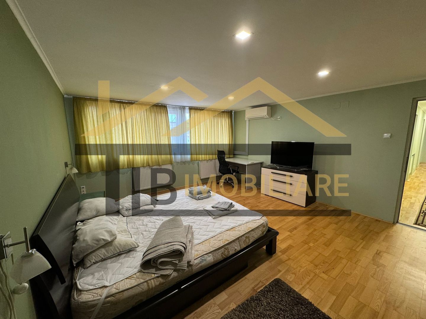 Apartament de 3 camere, 140 mp, Zona Piata Trandafirilor - Poză 4