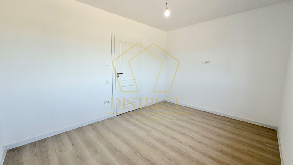 Duplex cu 5 camere si 2 bai, 470 mp teren si 115 mp utili in Ghiroda. - Poză 18