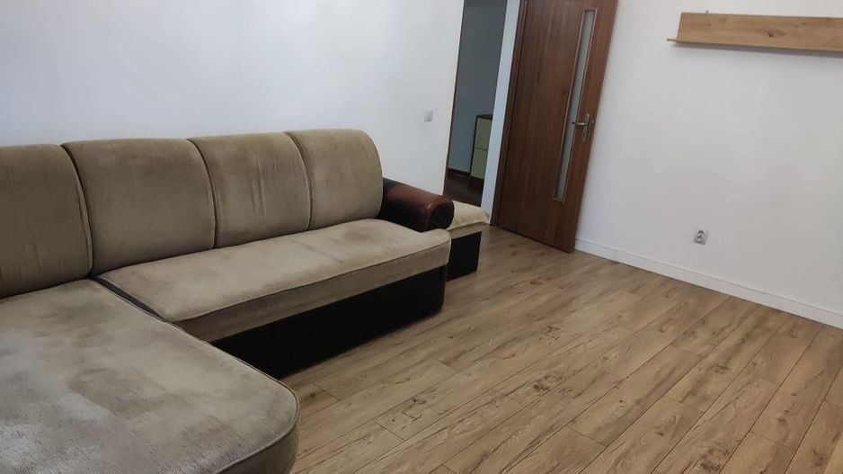 Închiriez apartament  3 camere  cu centrala proprie - Poză 4