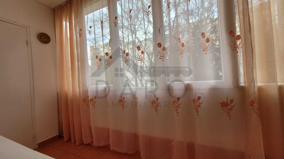 Vand apartament cu 2 camere, etaj 1 pe Bulevardul Pandurilor - Poză 5