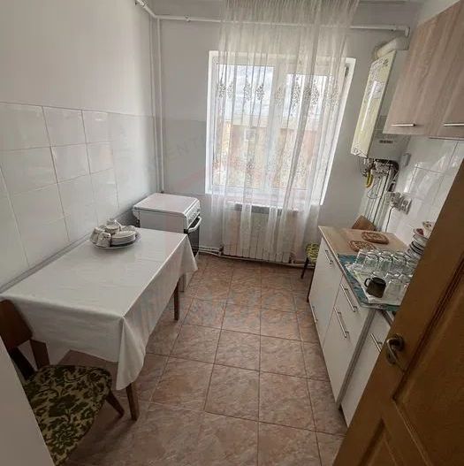 Vanzare apartament cu 3 camere, Ultracentral, pret 83.000 EURO, sup.68 - Poză 3