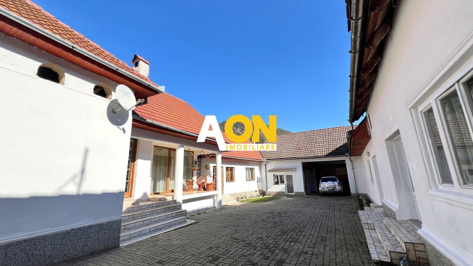 Casa de vanzare pretabila 2 familii, garaj, livada, comuna Pianu - Poză 10