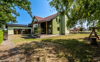 Casă nouă, spațioasă, în cartierul rezidențial din Curtici - Poză 2