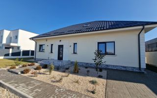 Casă complet mobilată și utilată, cu grădină amenajată | teren 500 mp - Poză 2