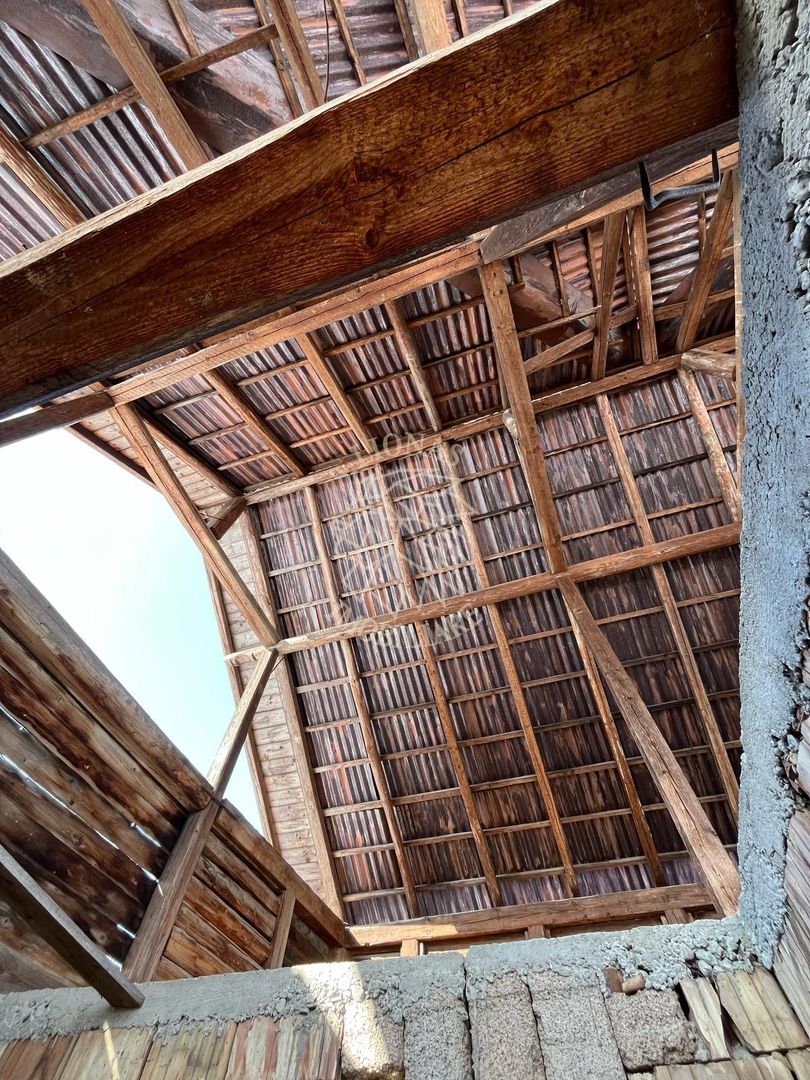 Casa la rosu-Zona Bistrita Bargaului-Teren-700mp - Poză 5