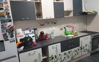 Vand garsoniera in casa nationalizata sector 3 - Poză 1