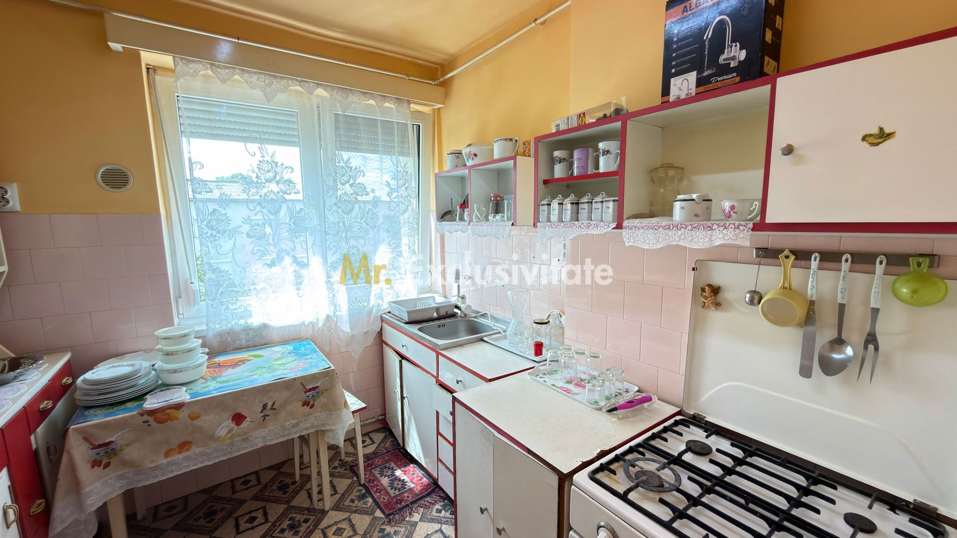 Apartament 2 camere Republicii Etaj III - Carei - Zona Blocul Verde - Poză 2