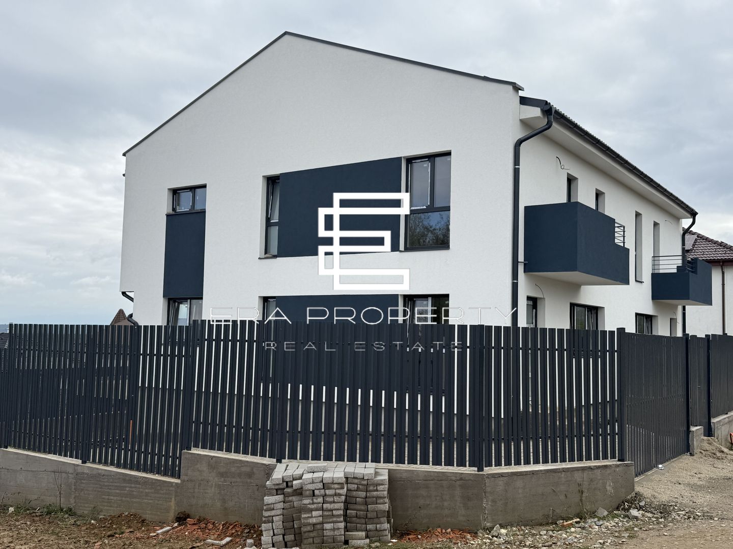 Casă nouă, cu pivniță, pod și 3 dormitoare – situată pe colț - Cisnadie - Poză 15