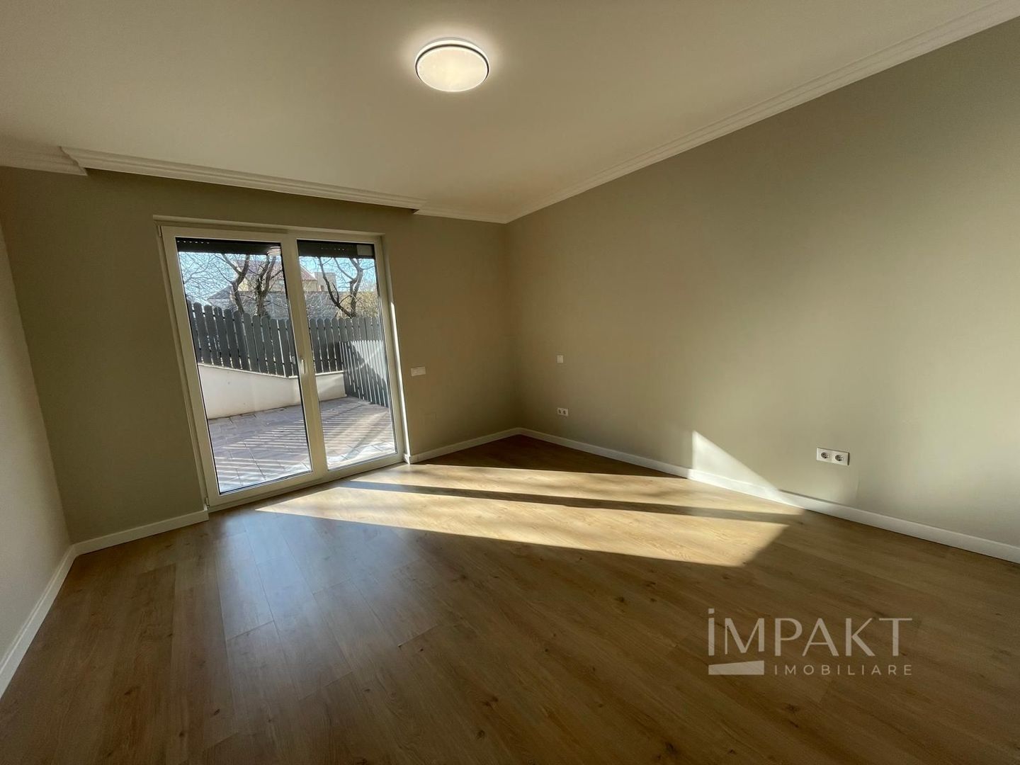 Apartament superb de locuit sau investitie in zona centrala cu 3 camere! - Poză 3