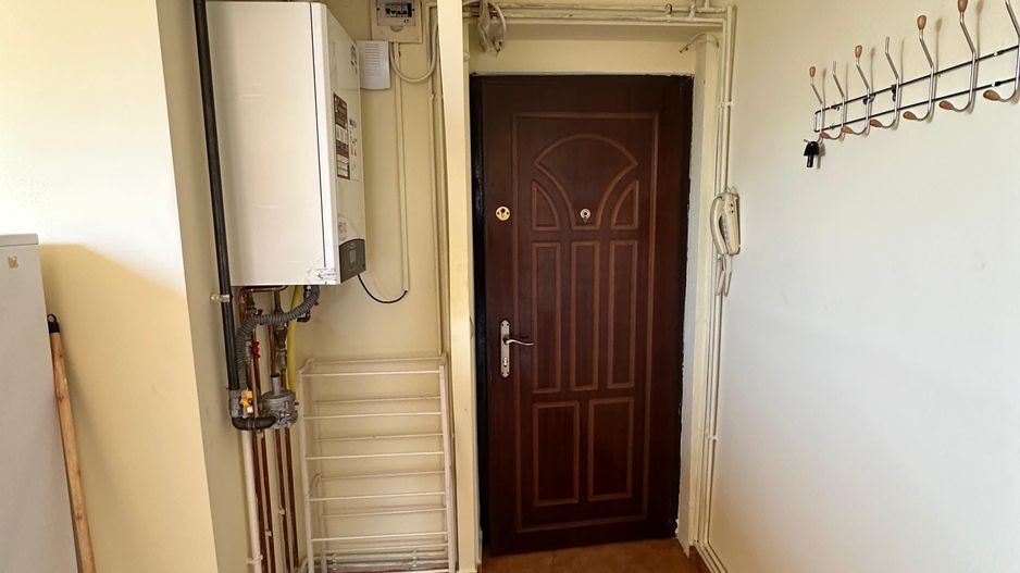 🏠 Vând apartament 2 camere la mansardă – 56.000 € (ușor negociabil) - Poză 1