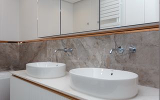 De închiriat apartament, 3 dormitoare + terasă, str. Teatrală 3, Centru. - Poză 15