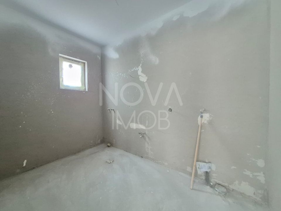 Casa tip duplex, la alb - Sura Mica - COMISION 0 - Poză 14