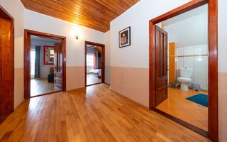 Pensiune de vânzare în Râșnov | 14 camere | 427 mp - Poză 27