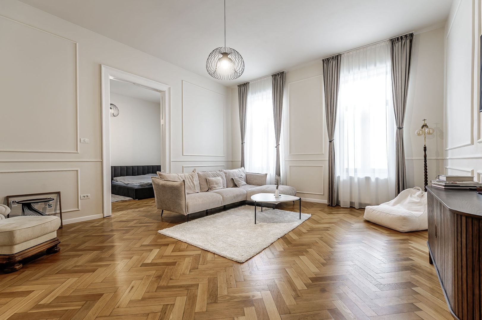 PROPRIETATE VÂNDUTĂ Apartament premium cu 3 camere Ultracentral - Poză 2