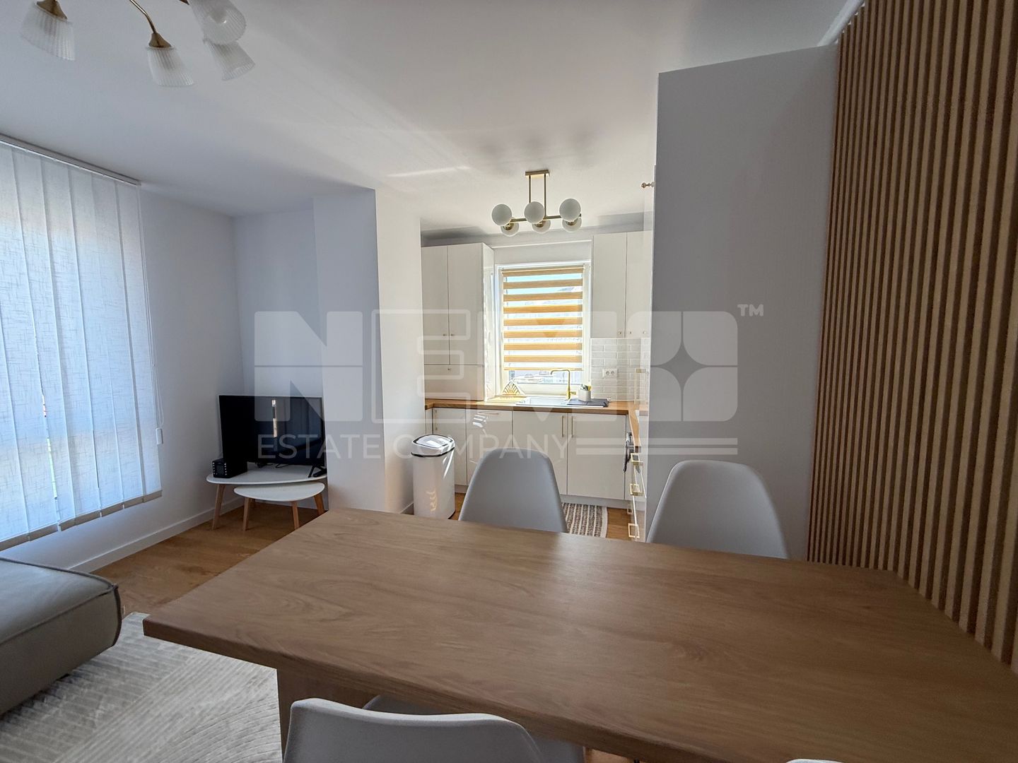 Apartament 3 camere | Zona Putnei | Etaj 2 - Poză 3