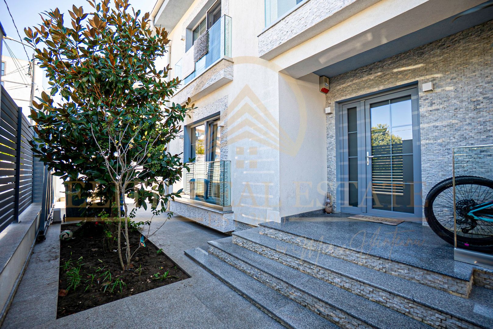 Mamaia Sat - Casă ultra-modernă de lux  – 5 camere, 4 dormitoare. - Poză 2