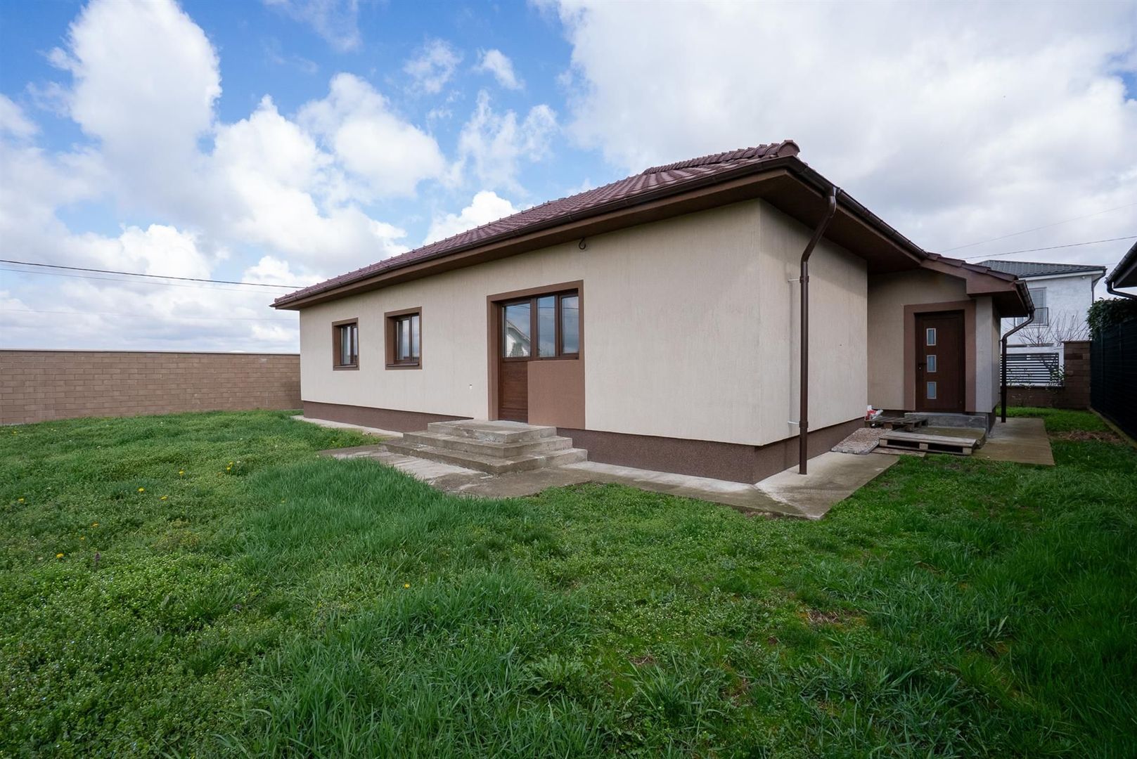 Casa la cheie Nojorid 3 dormitoare 2 bai - Poză 7