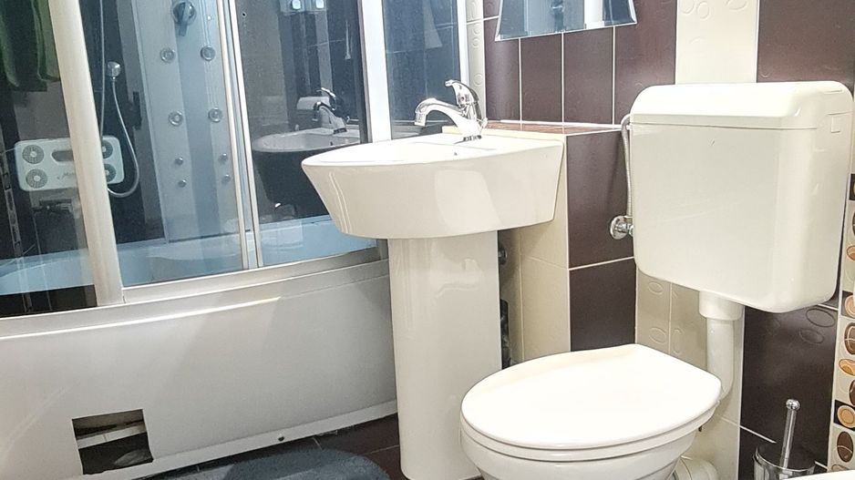 Apartament decomandat 2 camere cartier Tractorul mobilat utilat - Poză 13