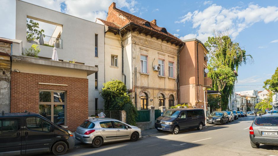 Vila interbelica - Poză 1