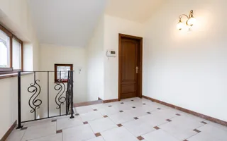Vilă premium 11 camere | Dămăroaia | saună | fitness | teren 1.000mp - Poză 22