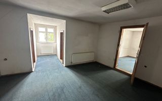 Spatiu central -ideal locuire /pensiune/cabinet/birouri- Sangeorz-Bai - Poză 6