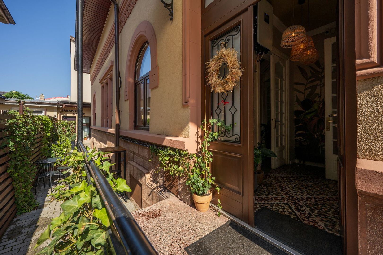 Vindem Afacerea ! Mini Hotel + Cafenea/ Restaurant ! Parcul Carol ! - Poză 13