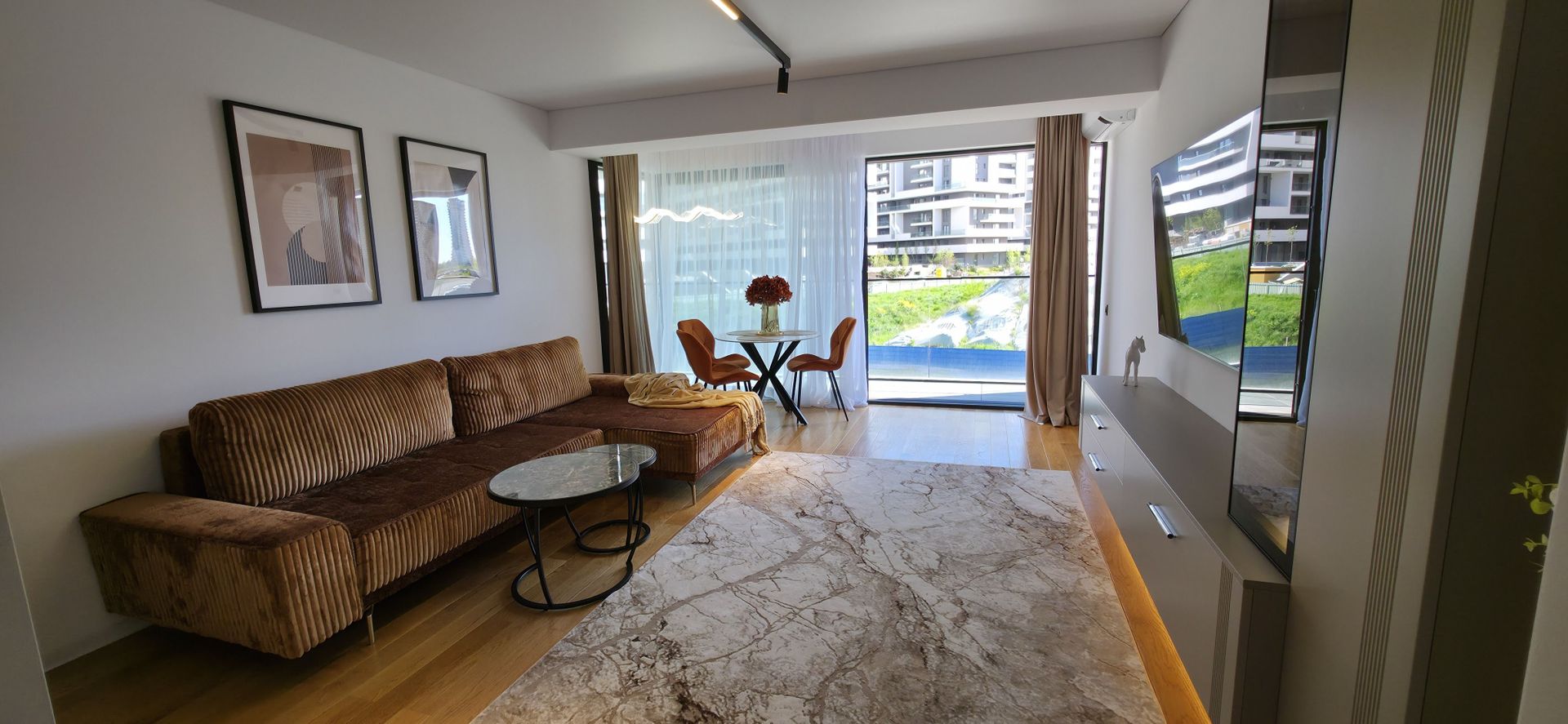 Apartament elegant 2 camere, terasă 13 mp și parcare | Yacht Kid - Poză 2