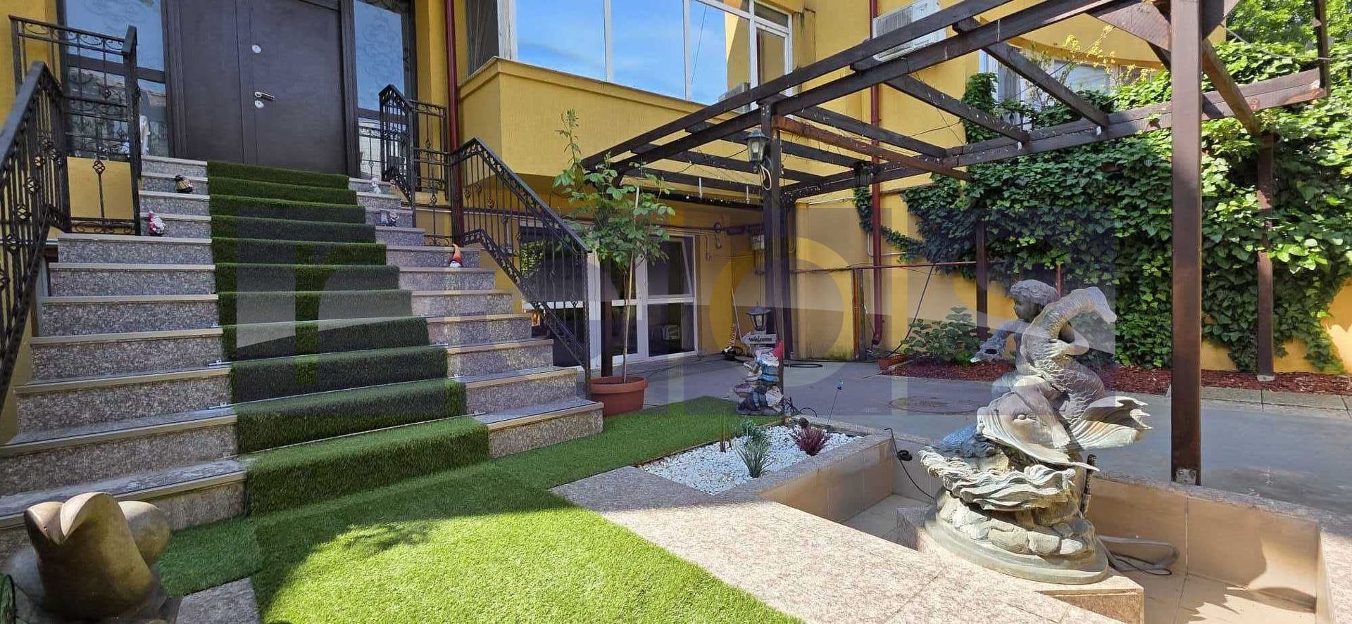 VANZARE CASA 10 CAMERE | ZONA VATRA LUMINOASA - Poză 23