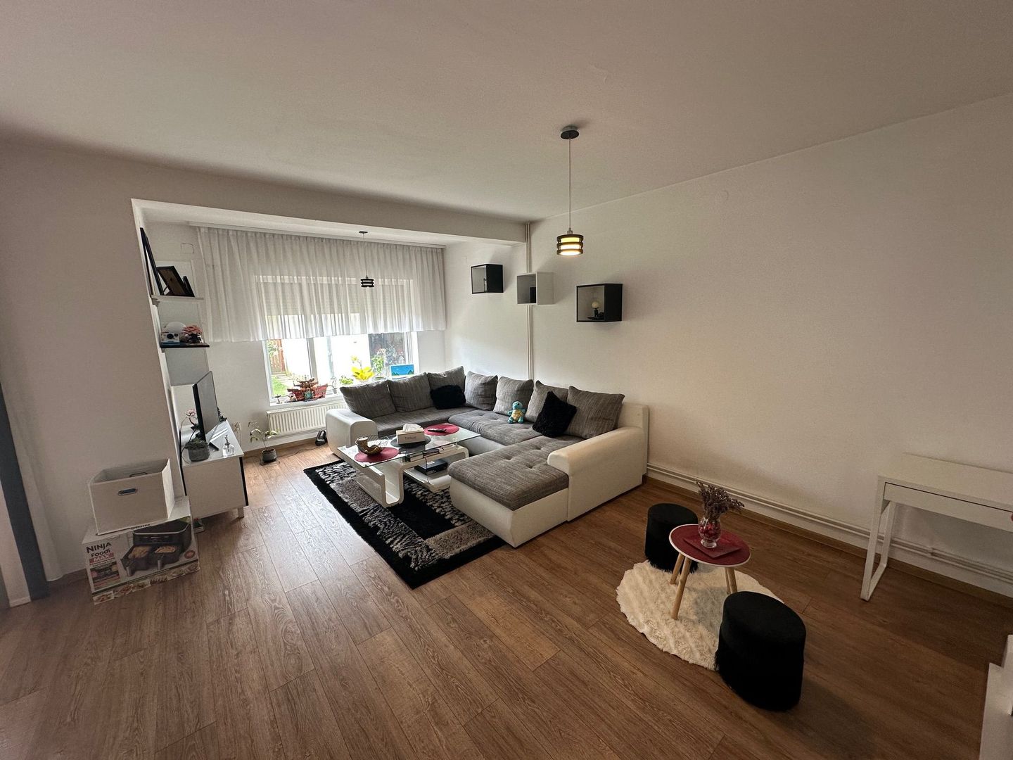 Casă / Vilă cu 5 camere zona Lunei - Poză 5