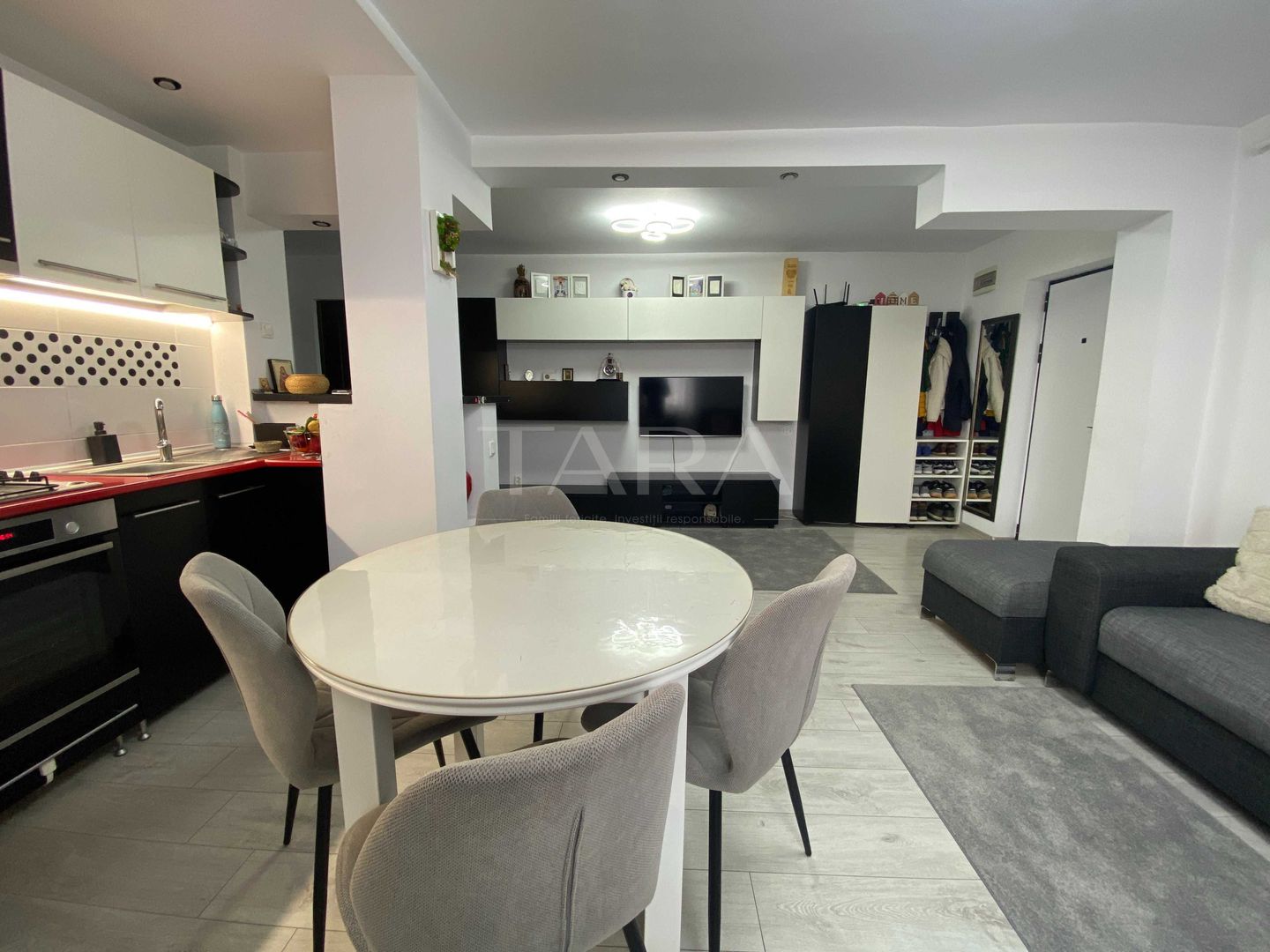 Apartament 3 camere de vânzare – Baciu | 65 mp + balcon închis - Poză 3