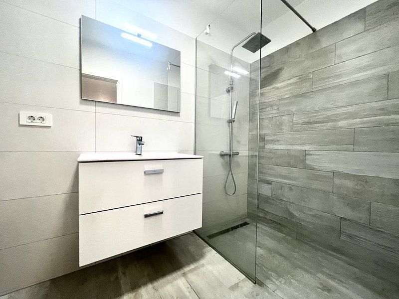 Apartament 3 camere, spațios si modern, terasa 20 mp, la intrare in Dumbrăvița - Poză 16