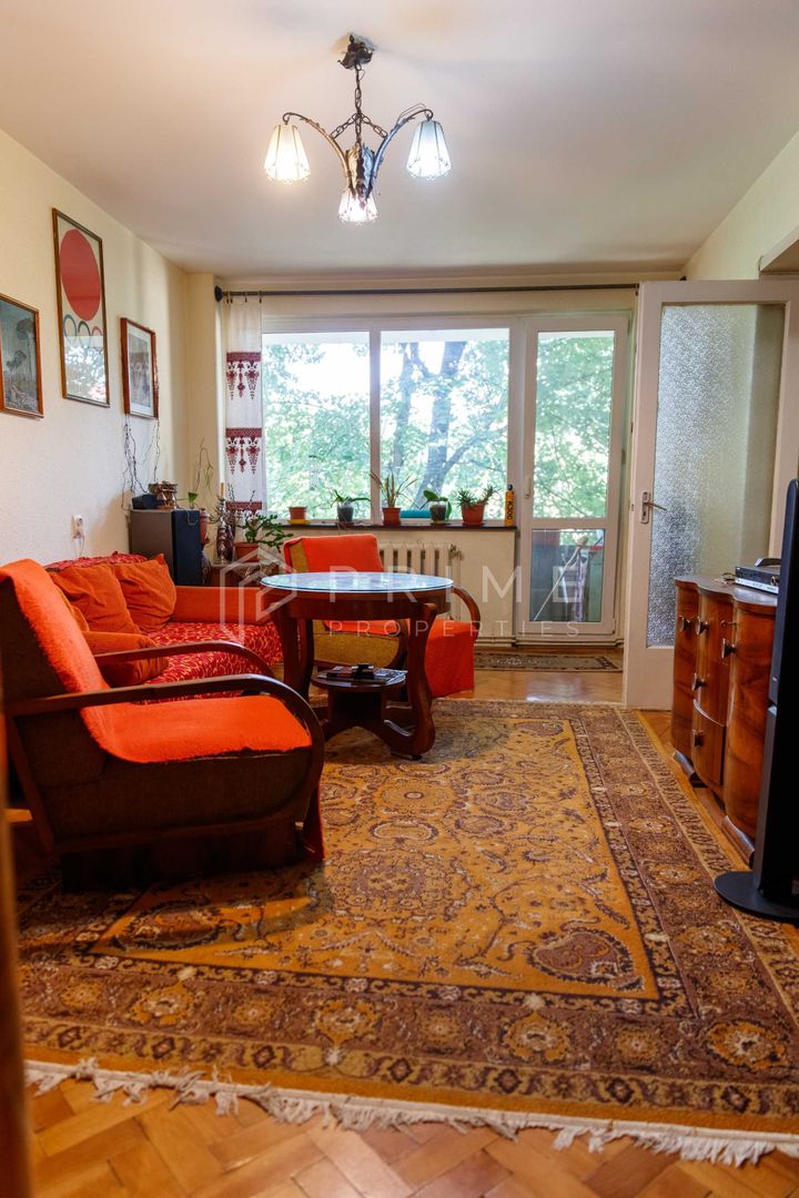 Apartament spațios cu 3 camere, decomandat – Zona 7 Noiembrie / UMFST - Poză 3