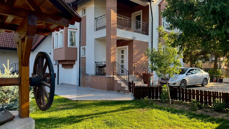 Vânzare Casă  D+P+E - 230 m.p. - Bucium - Poză 1