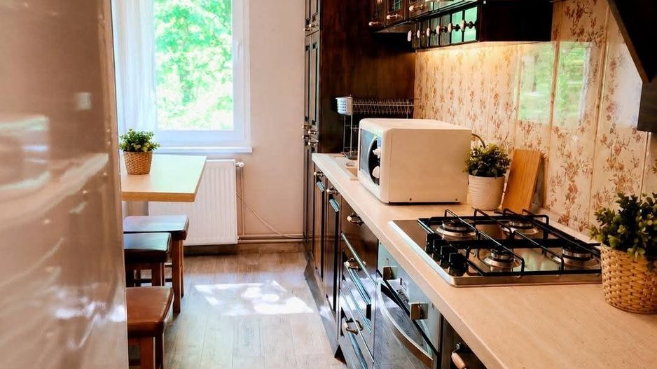 Apartament 4 camere in zona UMFST ( Romanu Vivu ) - Poză 2
