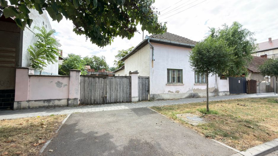 Casă Centrală 6 incăperi Str. Iuliu Maniu - Carei - Comision 0% - Poză 1