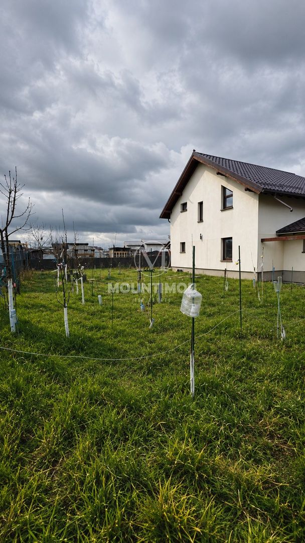 Casă individuală cu garaj și teren 500 mp, stadiul de gri – Sânpetru - Poză 1