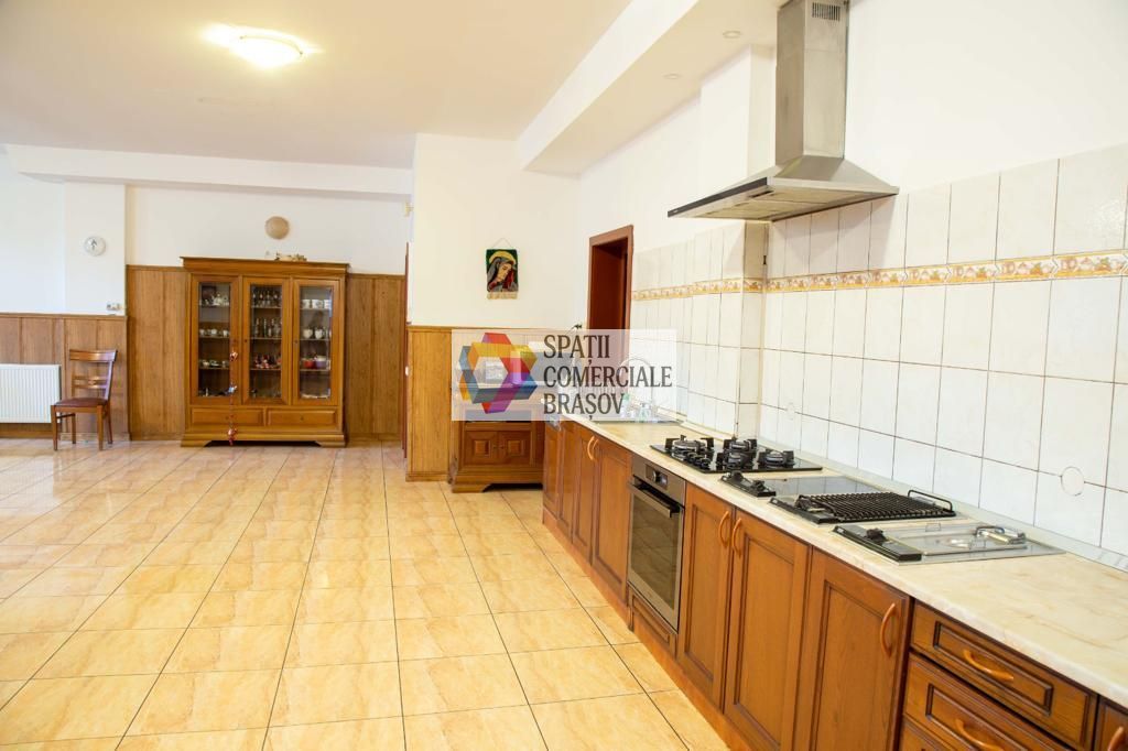 Conac cu piscina - 1810 mp - Poză 5