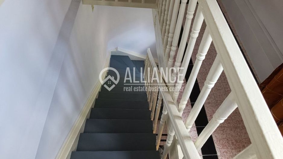 CENTRU SALA SPORTURILOR(COD03)- Casa interbelica si curte generoasa ! - Poză 9