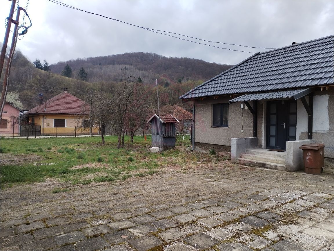 CASĂ DE VÂNZARE ÎN RUSCA MONTANĂ\JUD. CS - Poză 3