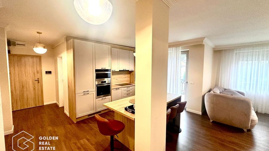 Apartament premium, zona Subcetate, 3 camere, 2 bai, loc parcare, sala, piscina - Poză 4