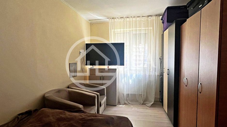 Apartament cu 1 cameră de vanzare în zona Rogerius, Oradea - Poză 1