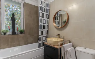 Proprietate premium cu design elegant și multiple upgrade-uri - Poză 18