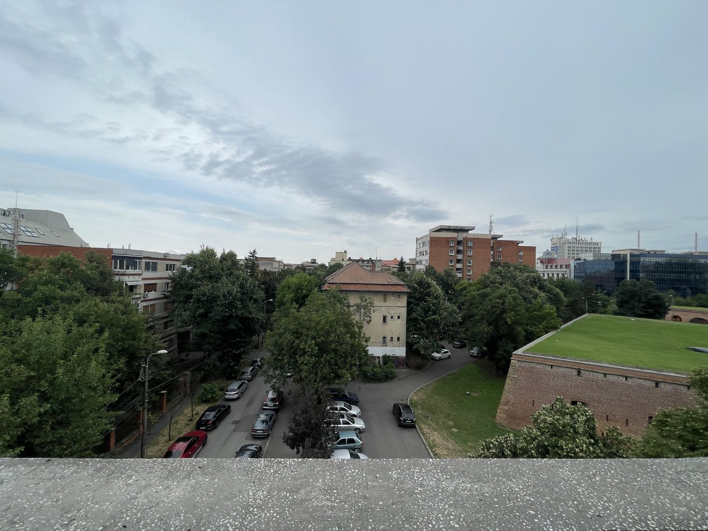 SPATIOS IN ZONA MEDICINEI -4 camere,garaj propriu si boxa - Poză 20