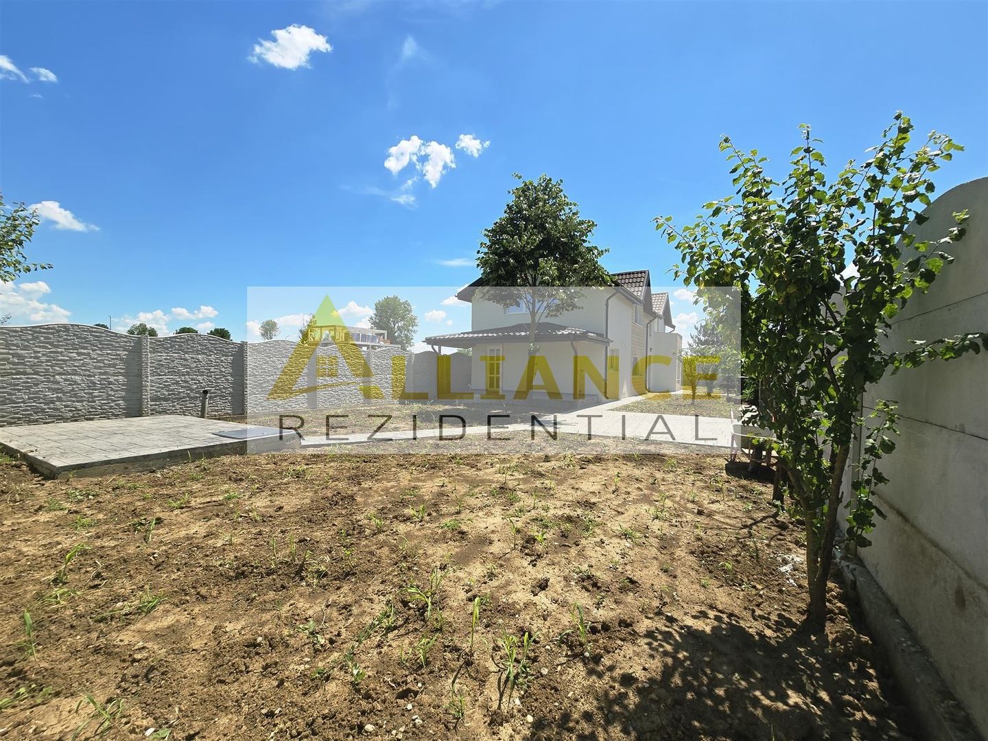 Casa individuala- 6 camere - 4 bai- 3 dressinguri-100m de autobuz - Poză 12