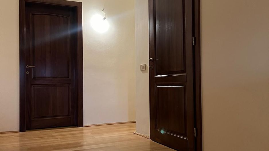 Casa individuala pozitie foarte buna si teren generos - Poză 14